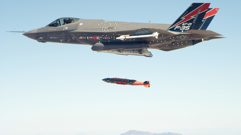 Illustration for article titled F-35A Stealth Fighter Drops Its First Bomb